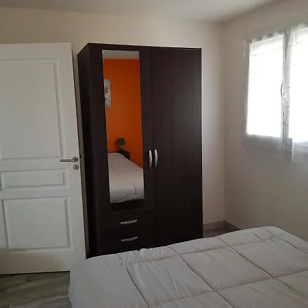 T2 Dans Charmante Avec Place De Parking, A 1.5 Km De La Plage - Cap D'agde - Ref: Coli26c Daire *